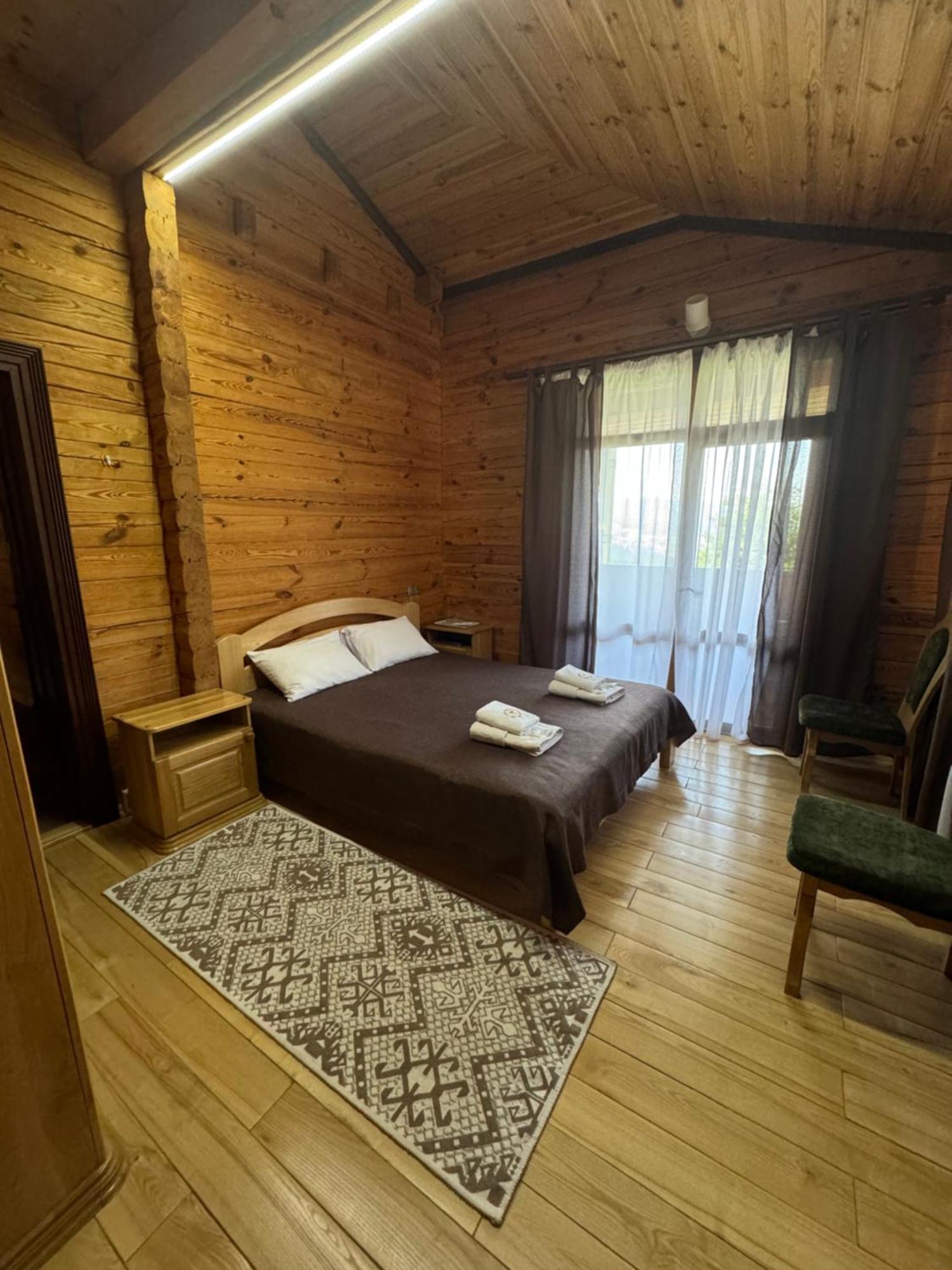 Appartamento Golden Nest Yablunytsya Esterno foto