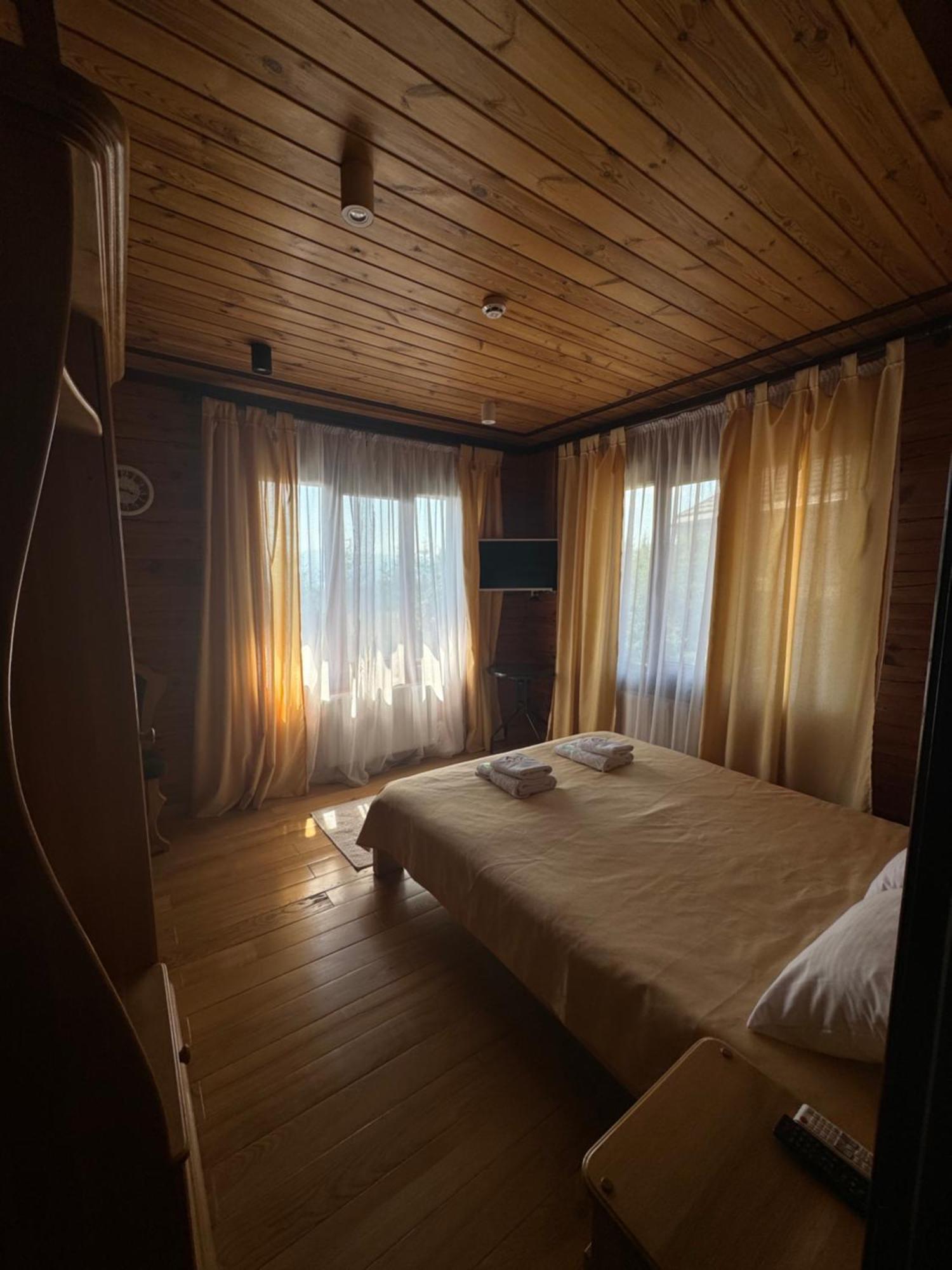 Appartamento Golden Nest Yablunytsya Esterno foto