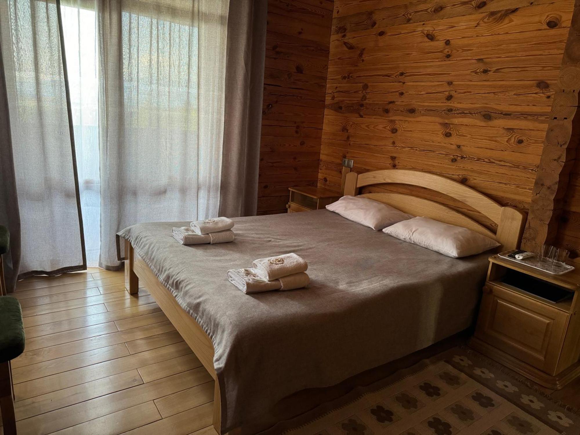 Appartamento Golden Nest Yablunytsya Esterno foto